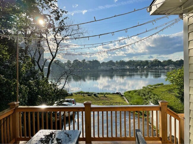 Photo - 710 Quinnipiac Ave Apartments