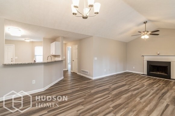 Foto del edificio - NOW AVAILABLE! - 4639 Noah Overlook W, Acw...