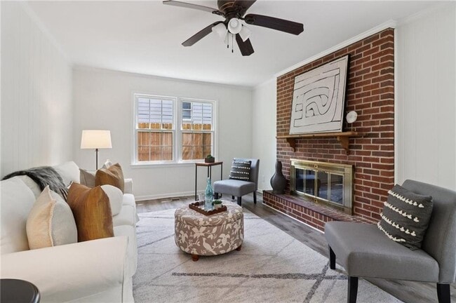 Building Photo - 571 Densley Dr