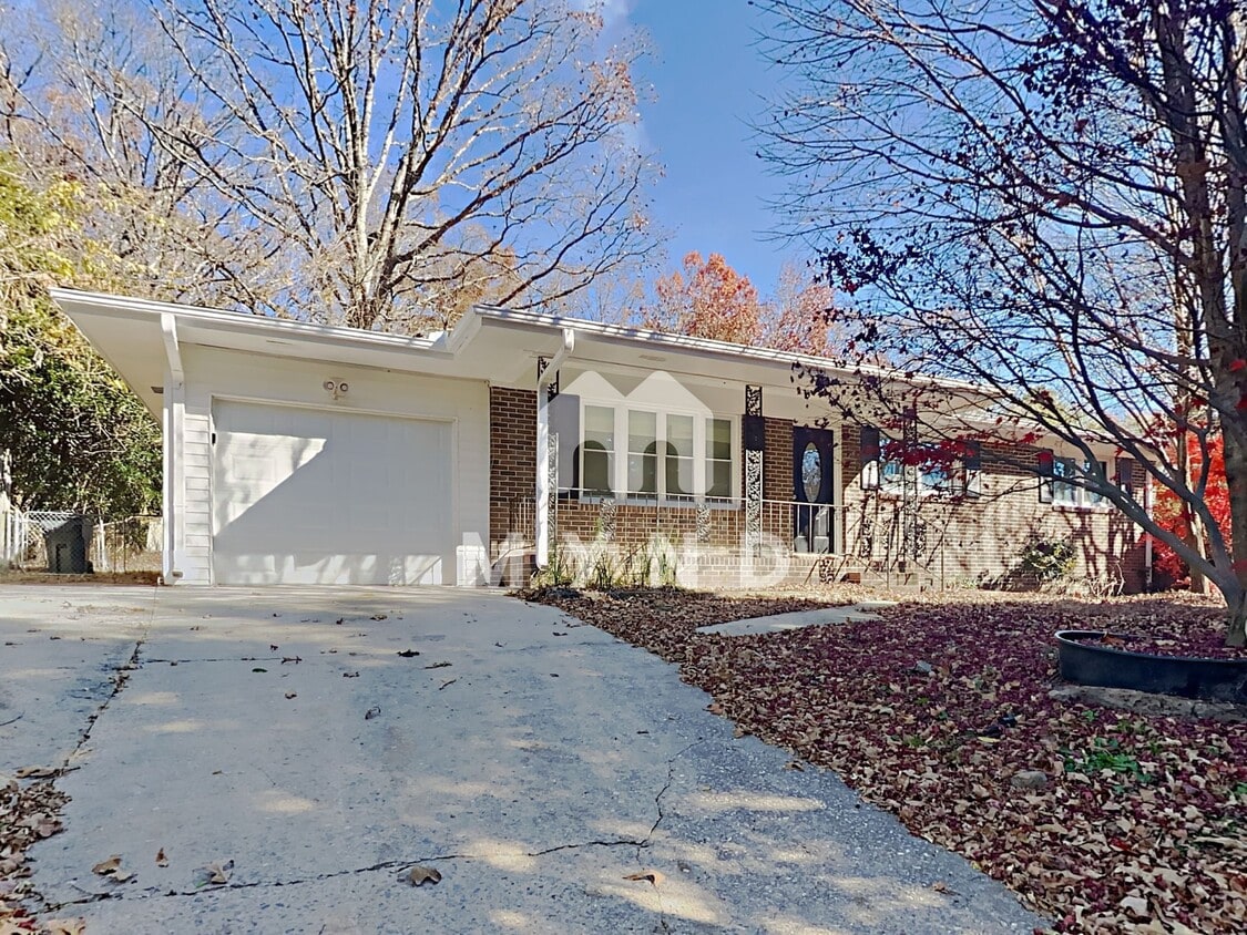 Primary Photo - 6852 Cherry Cir
