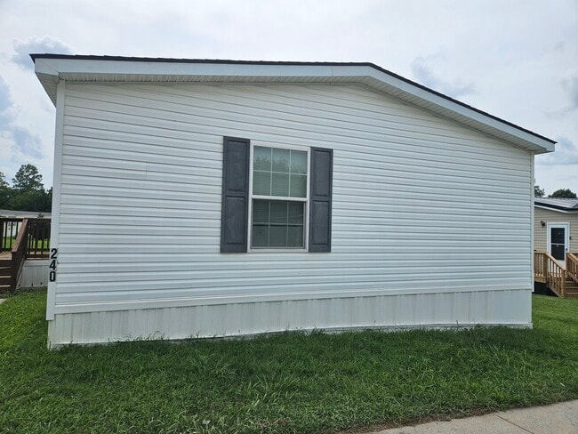 240 Camden Crossing