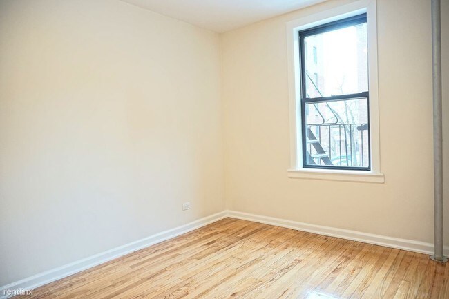 Foto del edificio - 3432 91st St