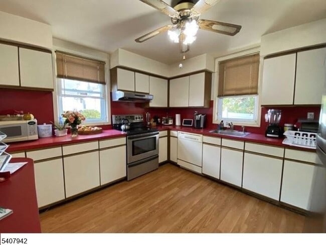 Foto del edificio - 15 Hackensack St