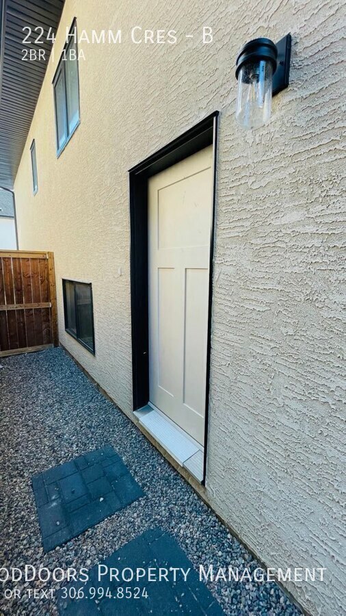 Building Photo - 224 Hamm Cres