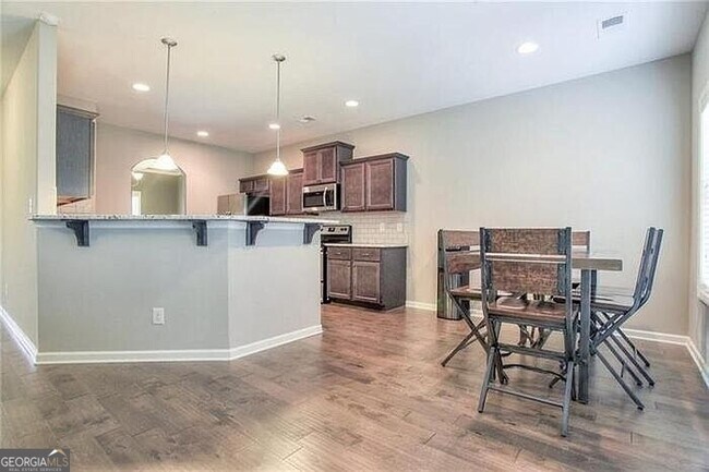Building Photo - 27 Hillshire Dr