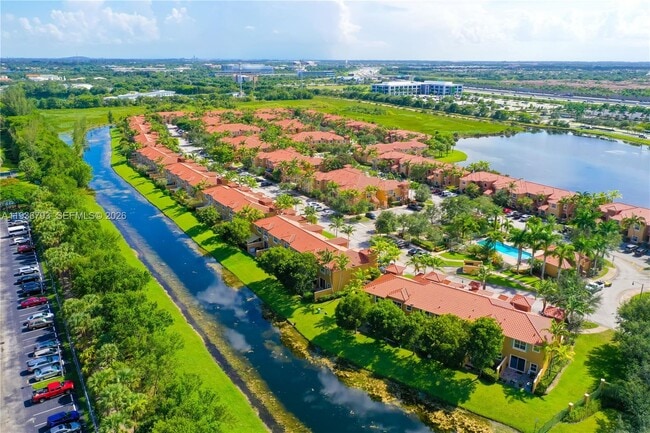 Foto del edificio - 819 SW 143rd Ave