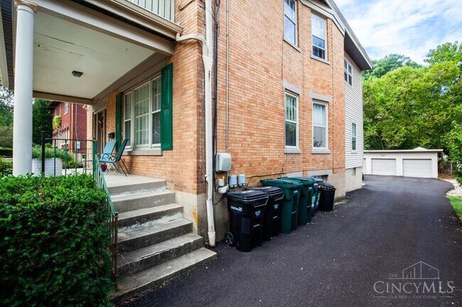 Foto del edificio - 1317 Edwards Rd