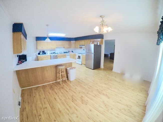 Building Photo - 5 br, 3 bath House - 5203 Columbia St