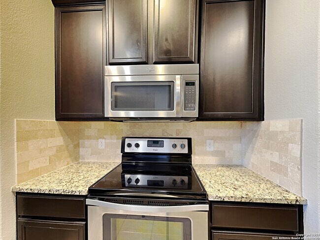 Foto del edificio - 7715 Watersedge Cove