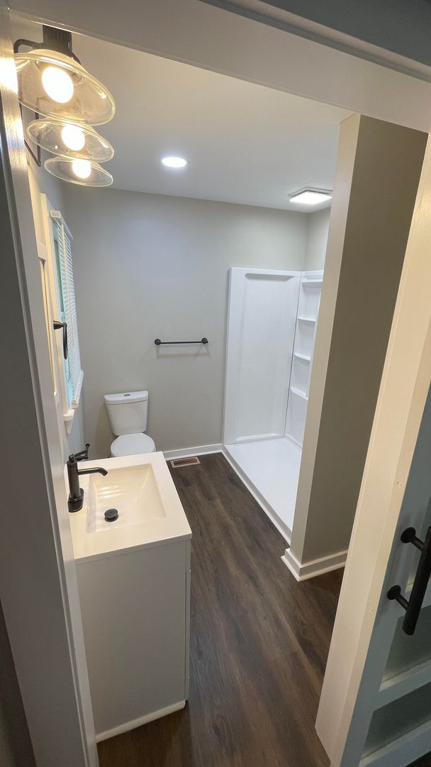 Building Photo - Newly Renovated 3br/2ba Home in Taylors, SC