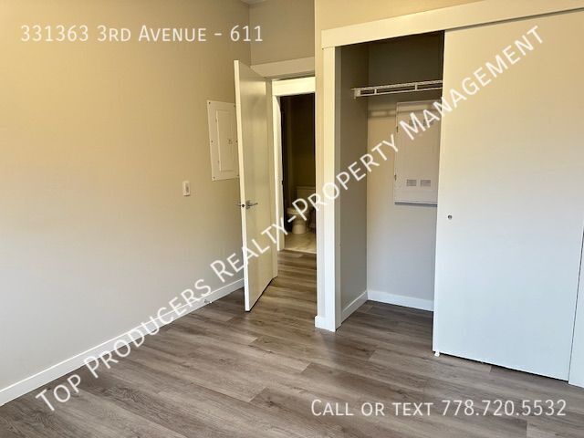 Photo du bâtiment - Top Floor South Facing Apartment