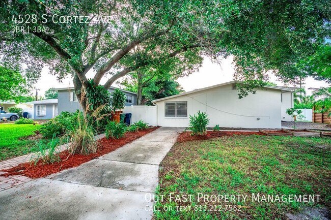 Building Photo - Stunning 3 bed 2.5 Bath on Corner lot in S...
