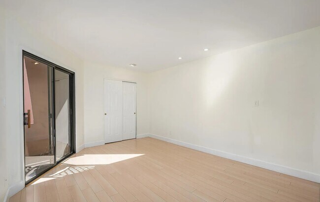 Foto del edificio - Prime Location 1BR – Apply Today