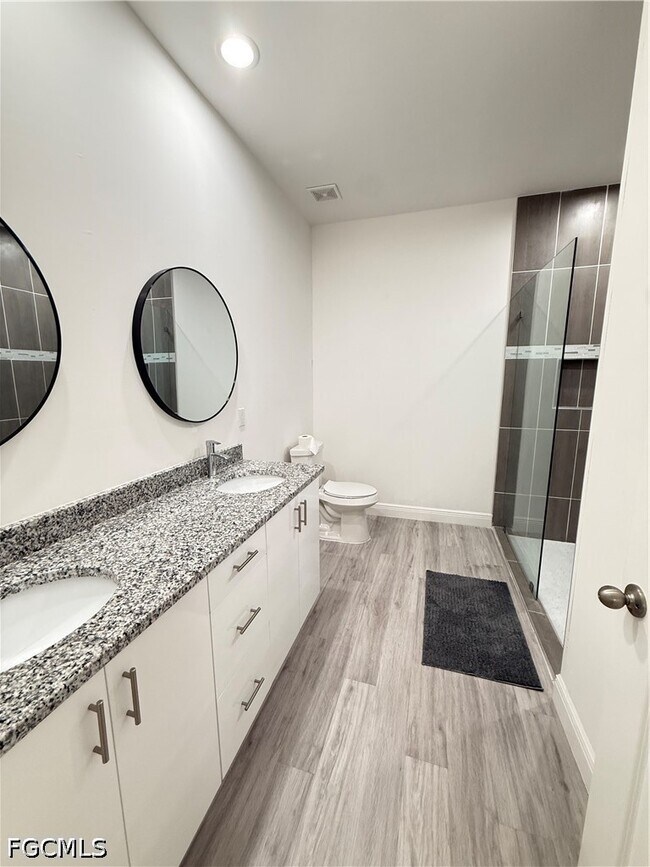 Foto del edificio - 611 Greenbriar Blvd