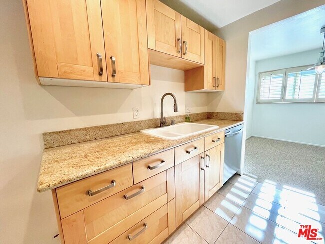Building Photo - 4608 Park Granada