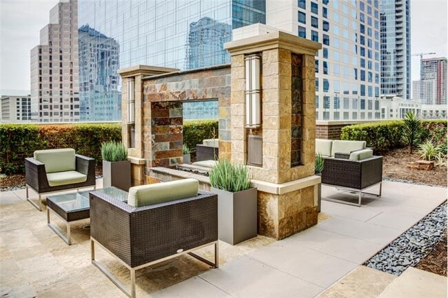 Foto del edificio - 302 Brazos St