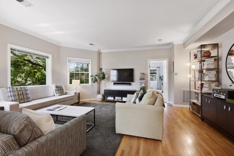 Foto principal - 238 Claremont Ave