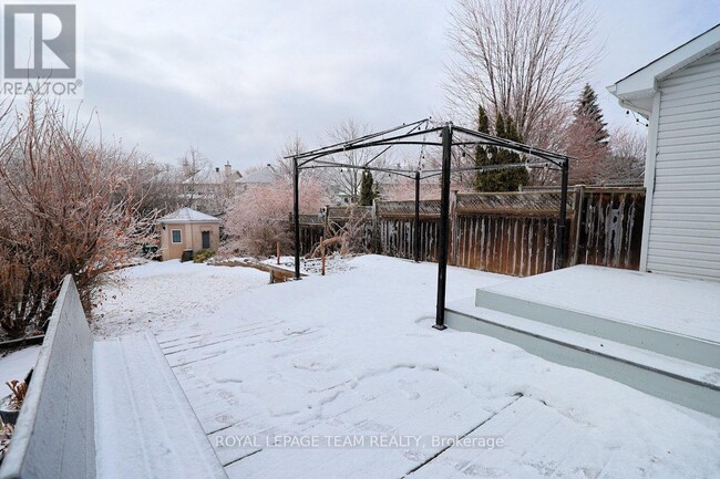 Building Photo - 119 Blackdome Crescent