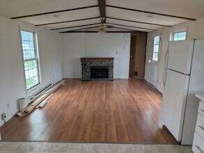 Building Photo - 25229 Zimmer Ln
