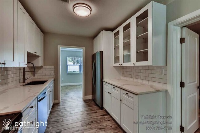 Building Photo - 3 br, 2 bath House - 4412 West Anita Boule...