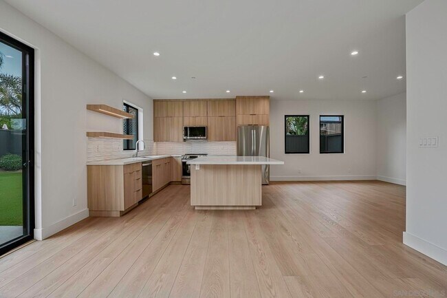 Foto del edificio - 6255 Dowling Dr