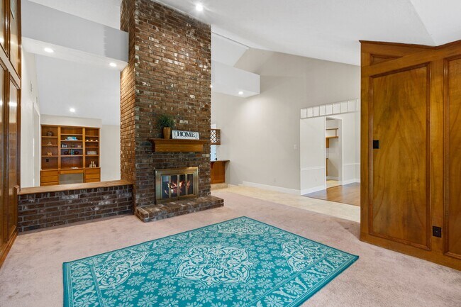 Foto del edificio - 815 Millpond Dr