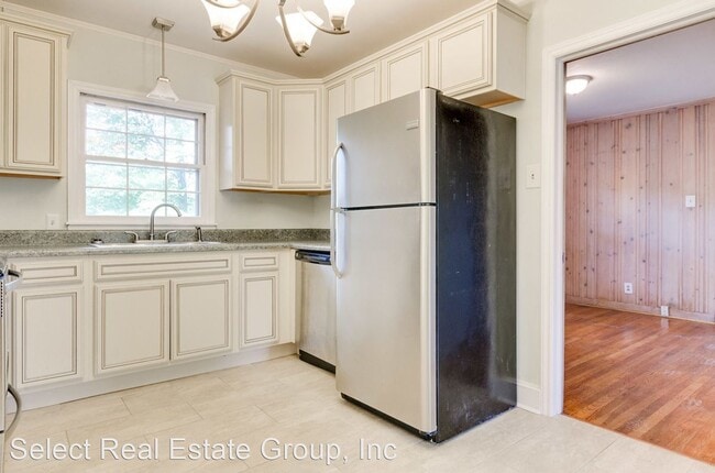 Building Photo - 3 br, 2 bath House - 827 Glendora Dr