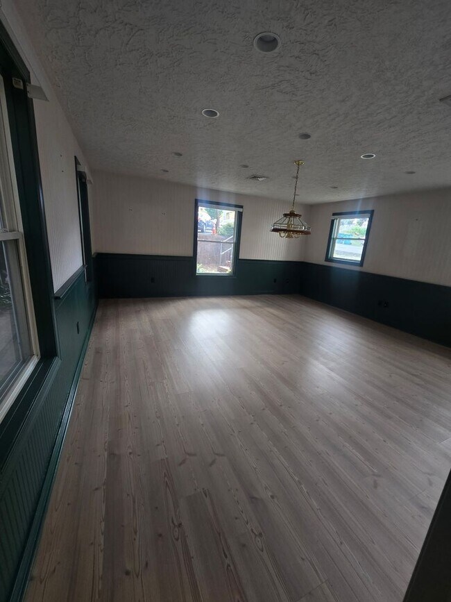 Foto del edificio - 247 S 8th St