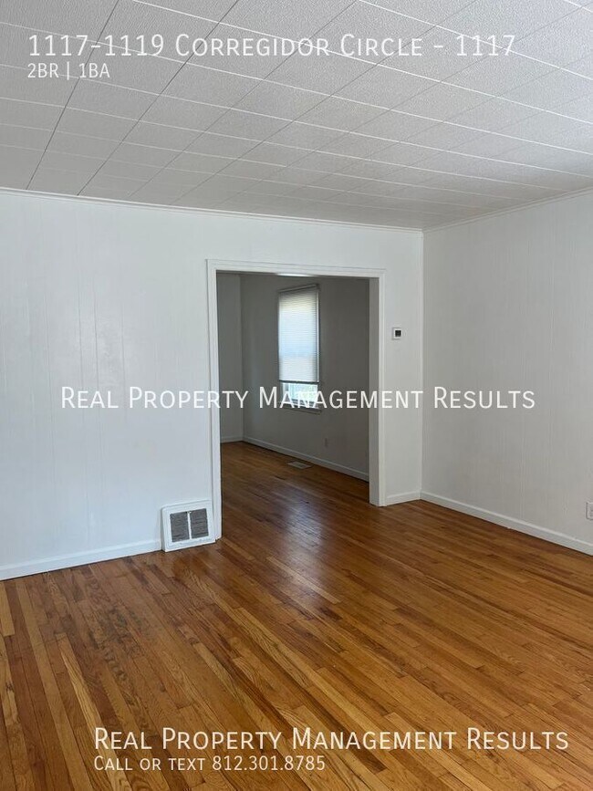 Foto del edificio - 1117-1119 Corregidor Circle-1117