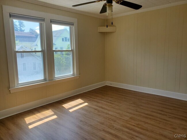 Foto del edificio - 243 Cleveland Ave