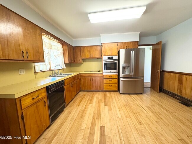 Foto del edificio - 1718 River Rd