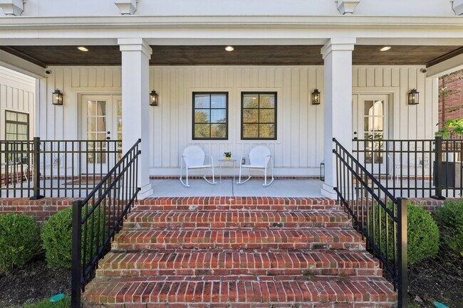 Building Photo - 521 Hobson Chapel Pl
