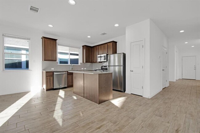 Foto del edificio - 283 Fabion St