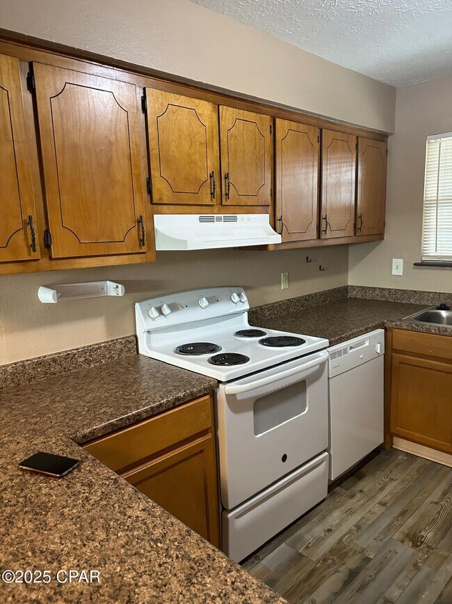 Foto del edificio - 6913 Cherry St