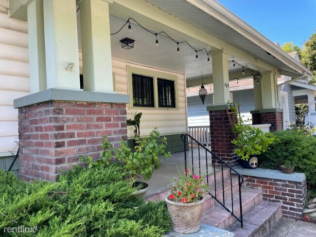 Foto del edificio - 2 br, 1 bath House - 1105 Eleanor St
