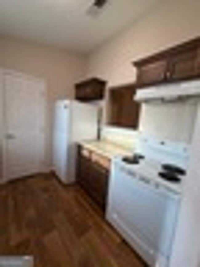 Building Photo - 408/410 Lawnwood Ct