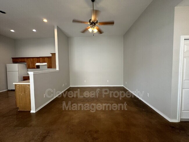 Building Photo - 5718 Golf Heights