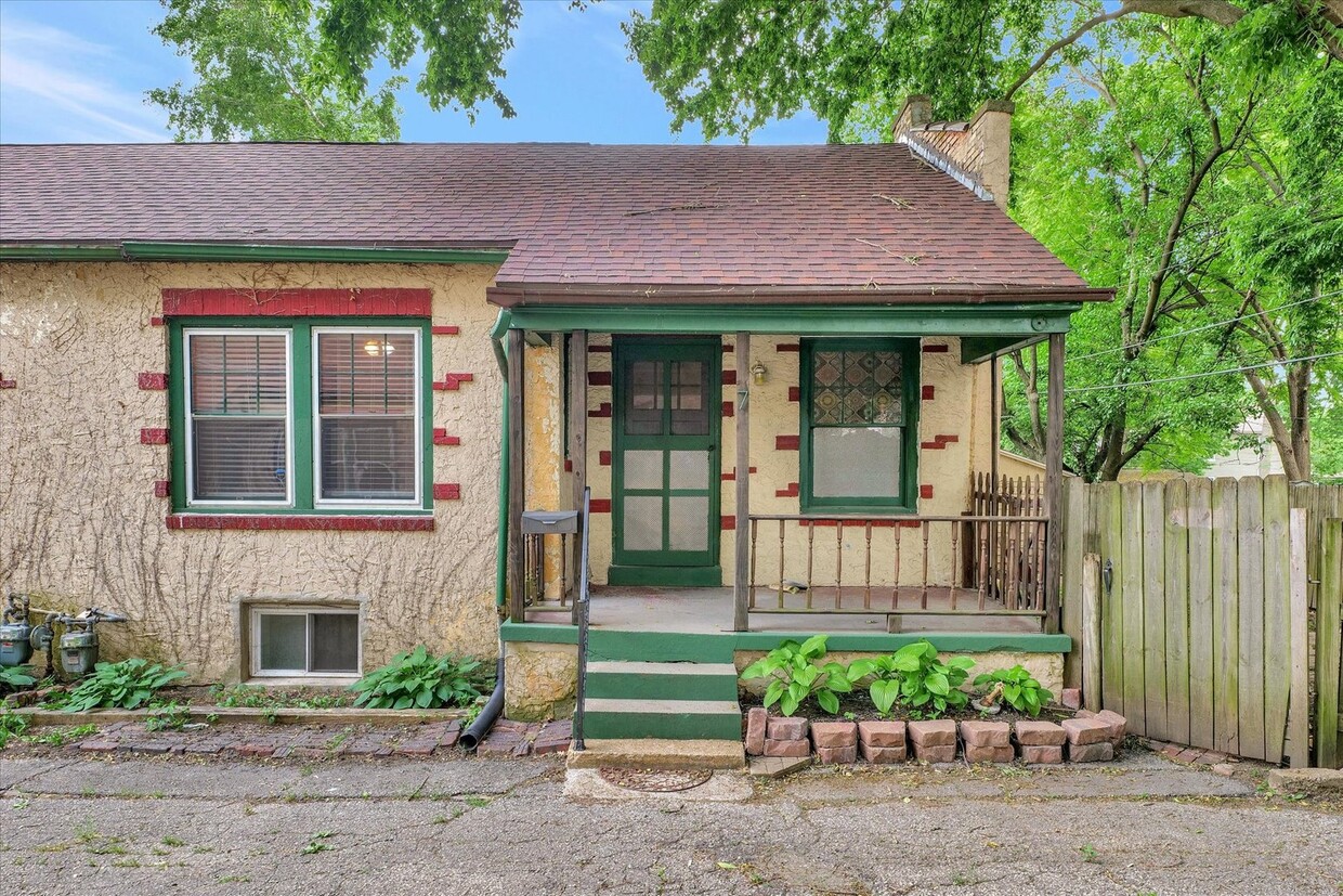 Primary Photo - 7 Villard Ct