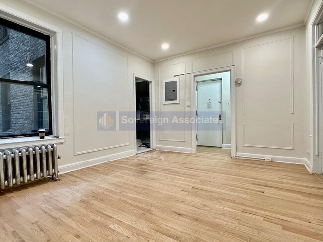 Foto del edificio - 405 West 45th Street