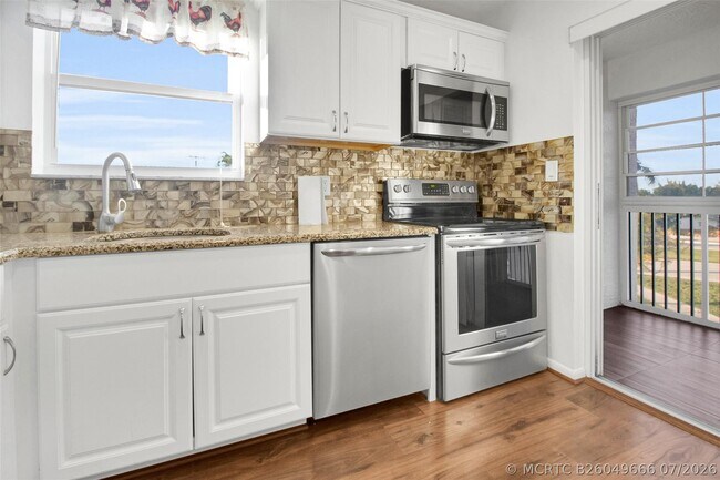 Foto del edificio - 6890 Royal Palm Blvd