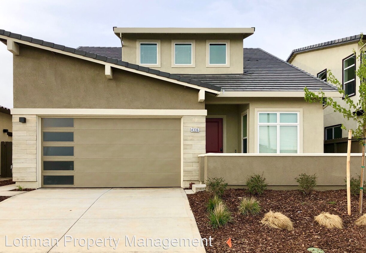 Foto principal - 3 br, 2.5 bath House - 4336 Borderlands Drive
