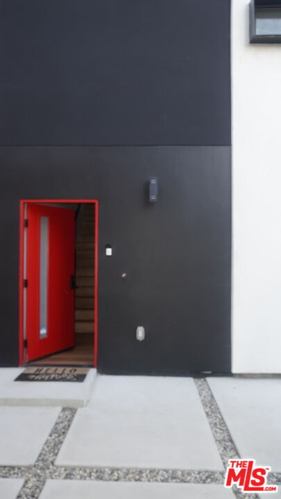 Foto del edificio - 5638 Woodman Ave