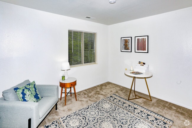 2 BR, 2 BA - Oakwood Place