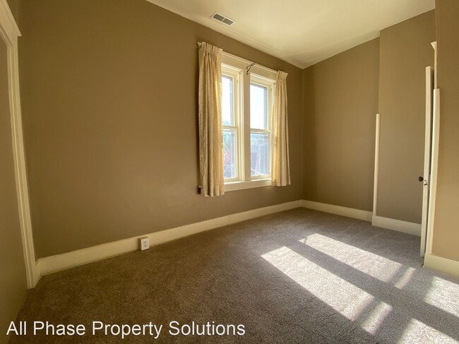 Building Photo - 308-310 S 12th St