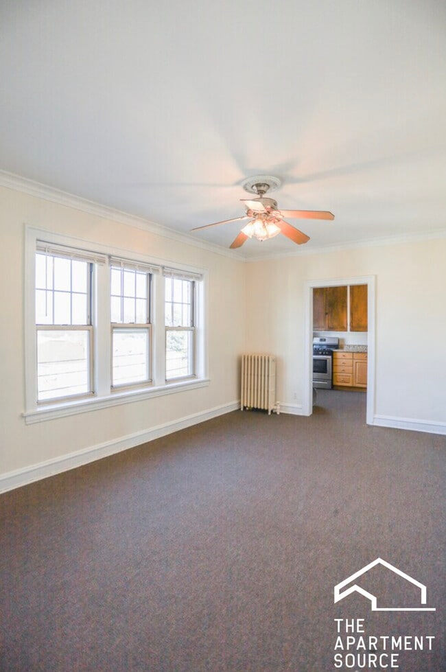 Building Photo - 5642 N Kimball Ave