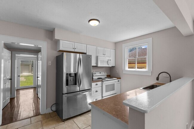 Building Photo - 4911 Avenue P 1/2