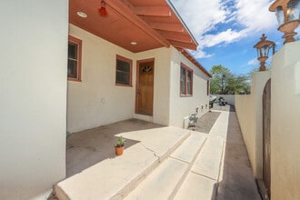 Building Photo - 1014 N 7th Ave