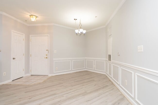 Building Photo - 2 Bed 2 Bath Condo in Westbriar Condominiums