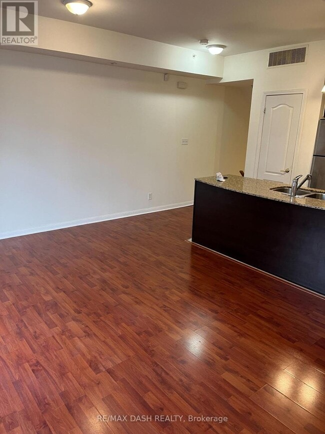 Building Photo - 88 Carr St