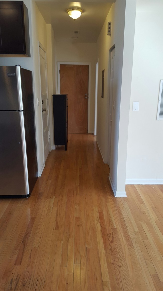 Foto del edificio - 3106 W Ainslie St